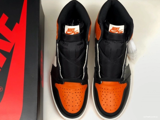 1 x Jordan OW Off-Louis Air AJ1 AQ0818-158 0822